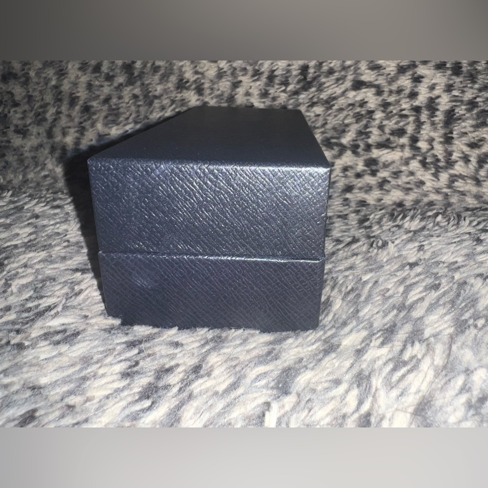 Prada Box with strap 🖤✨ - Picture 7 of 8